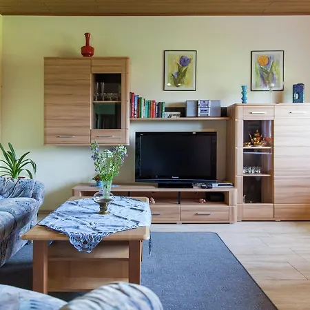 Cozy Bungalow In Near Hiking Trails Vakantiehuis