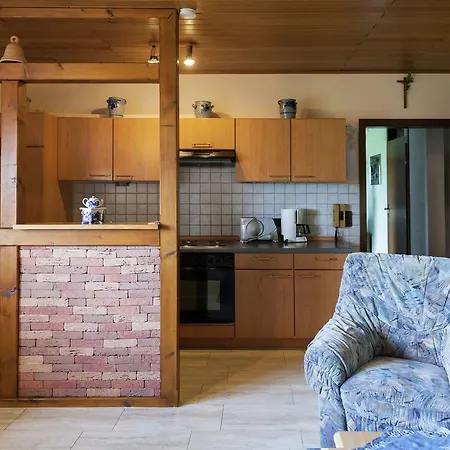 Vakantiehuis Cozy Bungalow In Near Hiking Trails Morbach