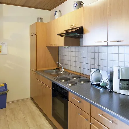Cozy Bungalow In Near Hiking Trails Vakantiehuis