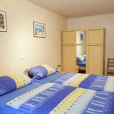 Vakantiehuis Cozy Bungalow In Near Hiking Trails Morbach