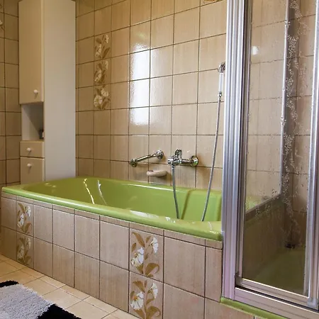 Cozy Bungalow In Near Hiking Trails Morbach