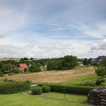 Cozy Bungalow In Near Hiking Trails Vakantiehuis *